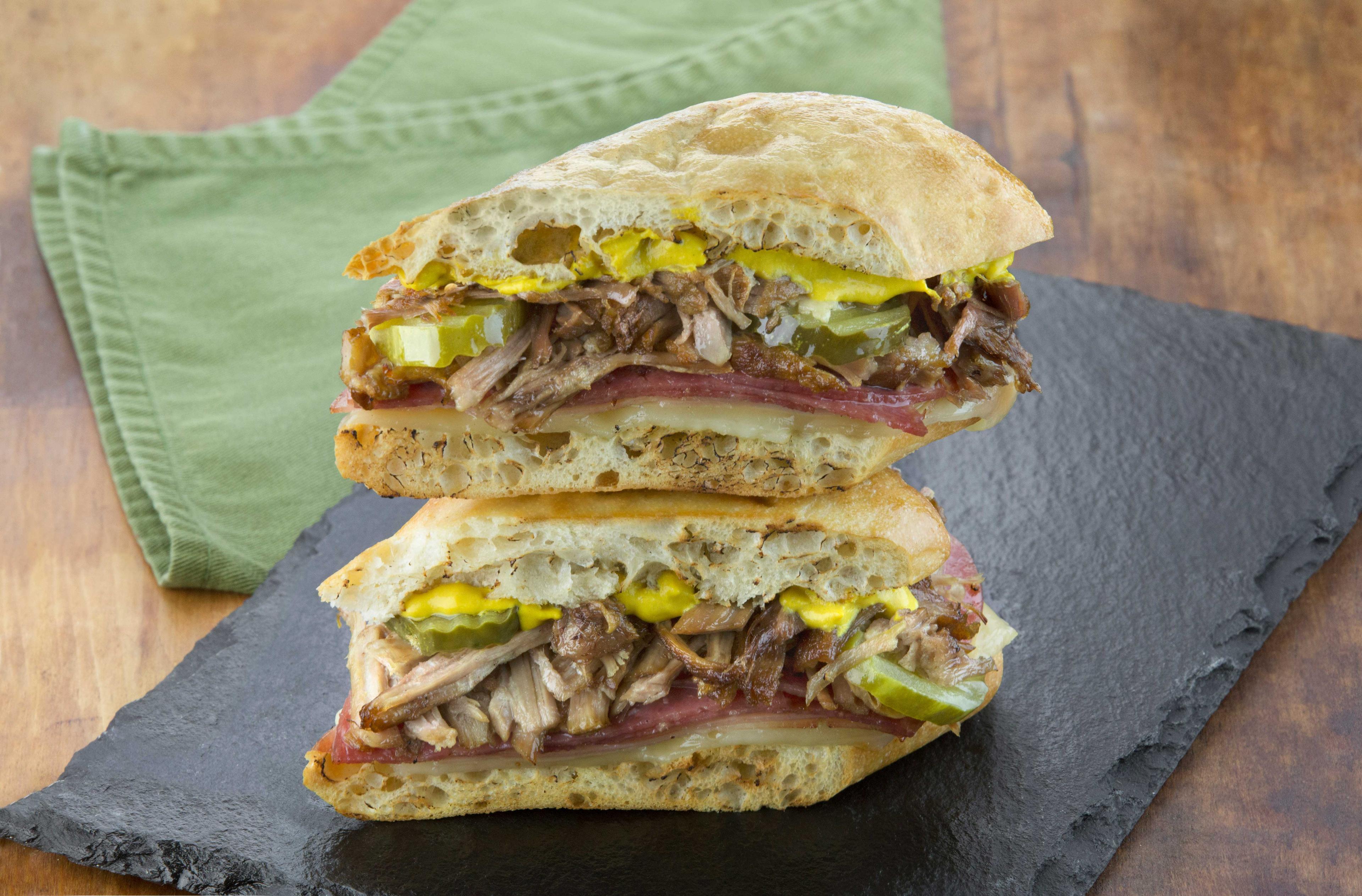 Product gallery 444892354