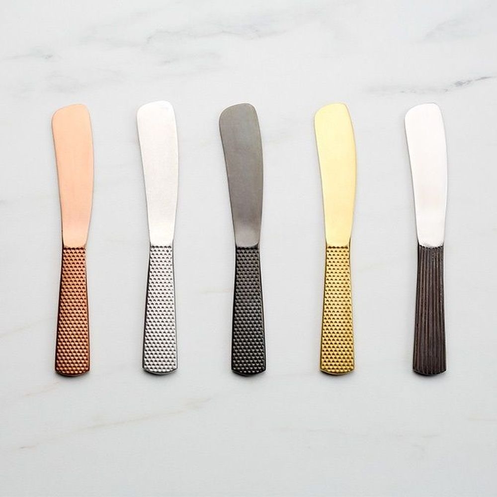 American Metalcraft Vintage Bronze Hammered Spreader, 6 inch Length