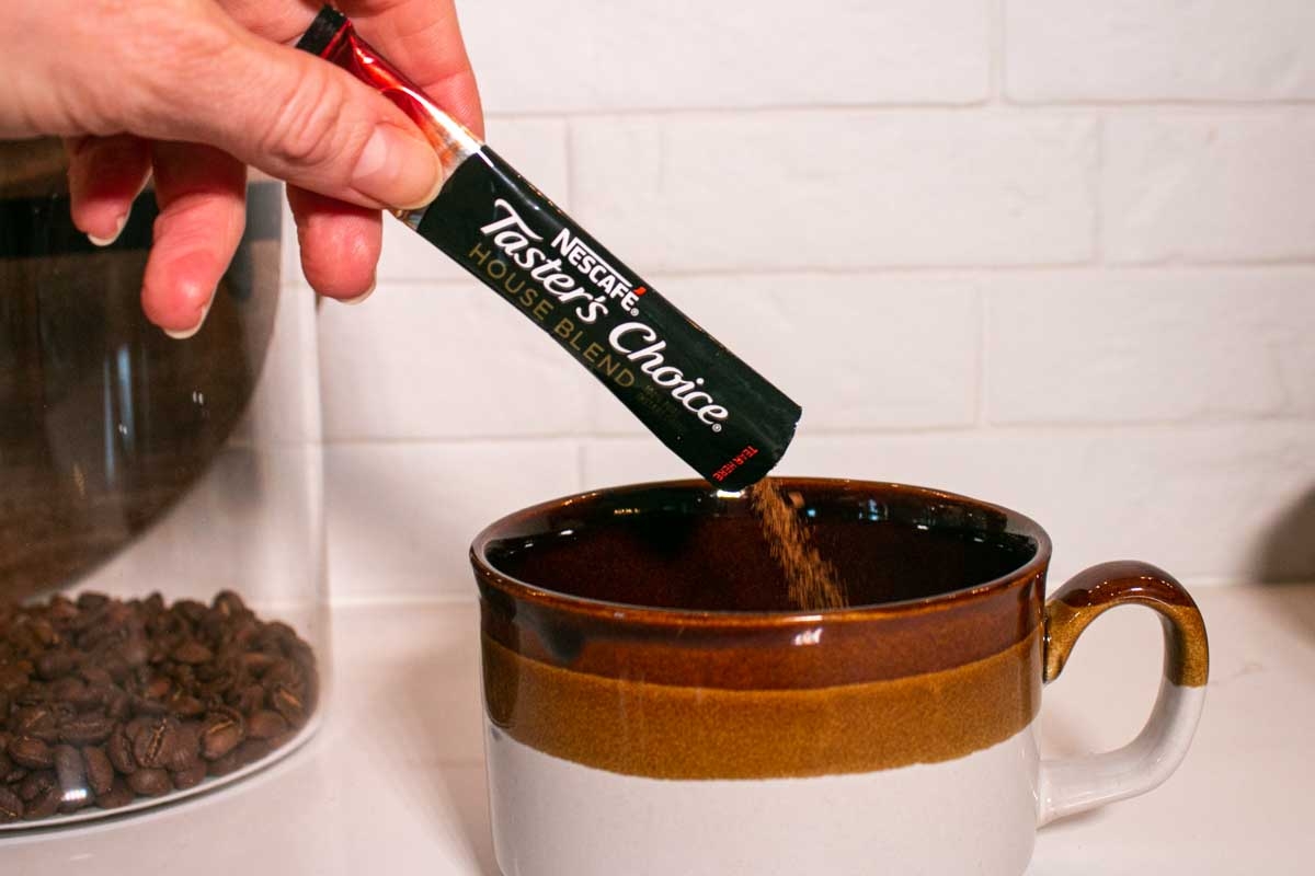 Tasters Choice Instant Coffee - 1000 on the go packets per box, 1 box per case