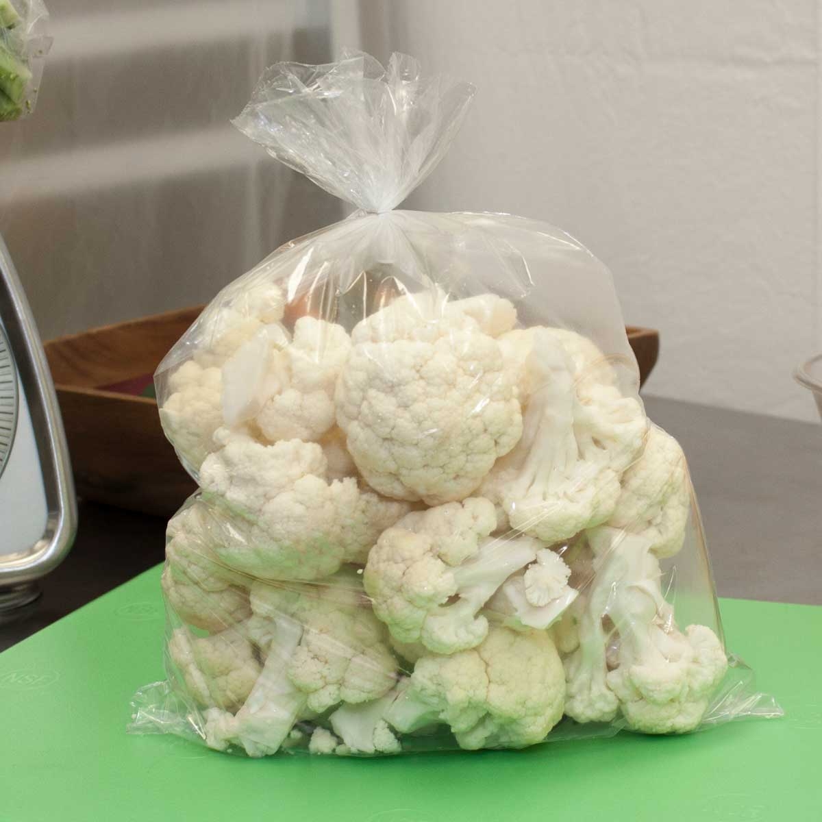 Handgards LDR1014 Clear Low Density Food Storage Bag - Roll Pack, 10 x 14 inch -- 1000 per case.