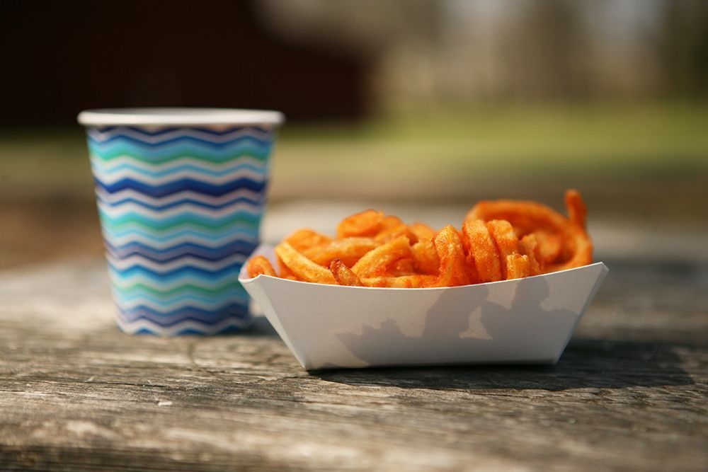 Southern Champion Tray Number 300 White Rectangular Food Tray, 7-1/5 x 5 x 2 inch -- 500 per case.