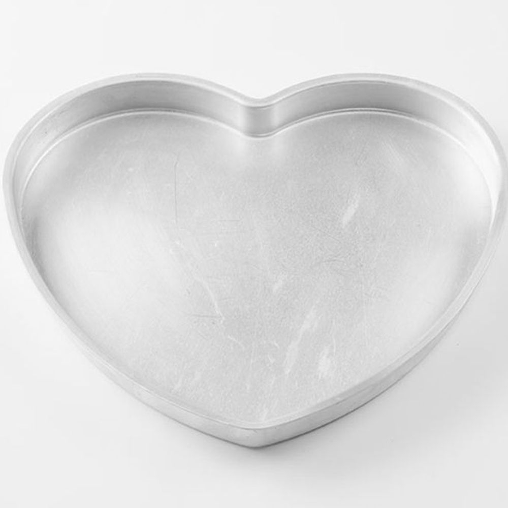 American Metalcraft Aluminum Heart Shaped Pizza Pan, 16 Inch Dia. X 1.5 Inch Deep