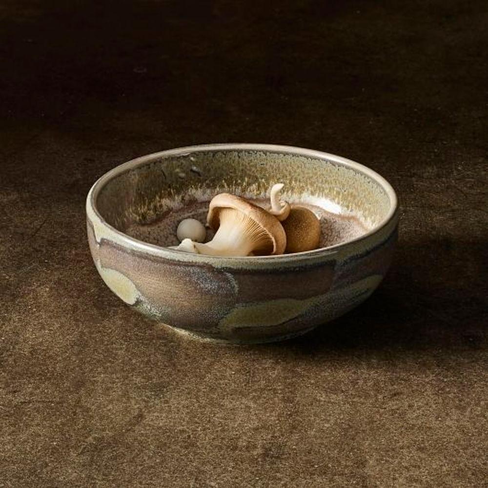 Product gallery 527657560